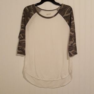 ✨ Cute medium sleeve tee ✨